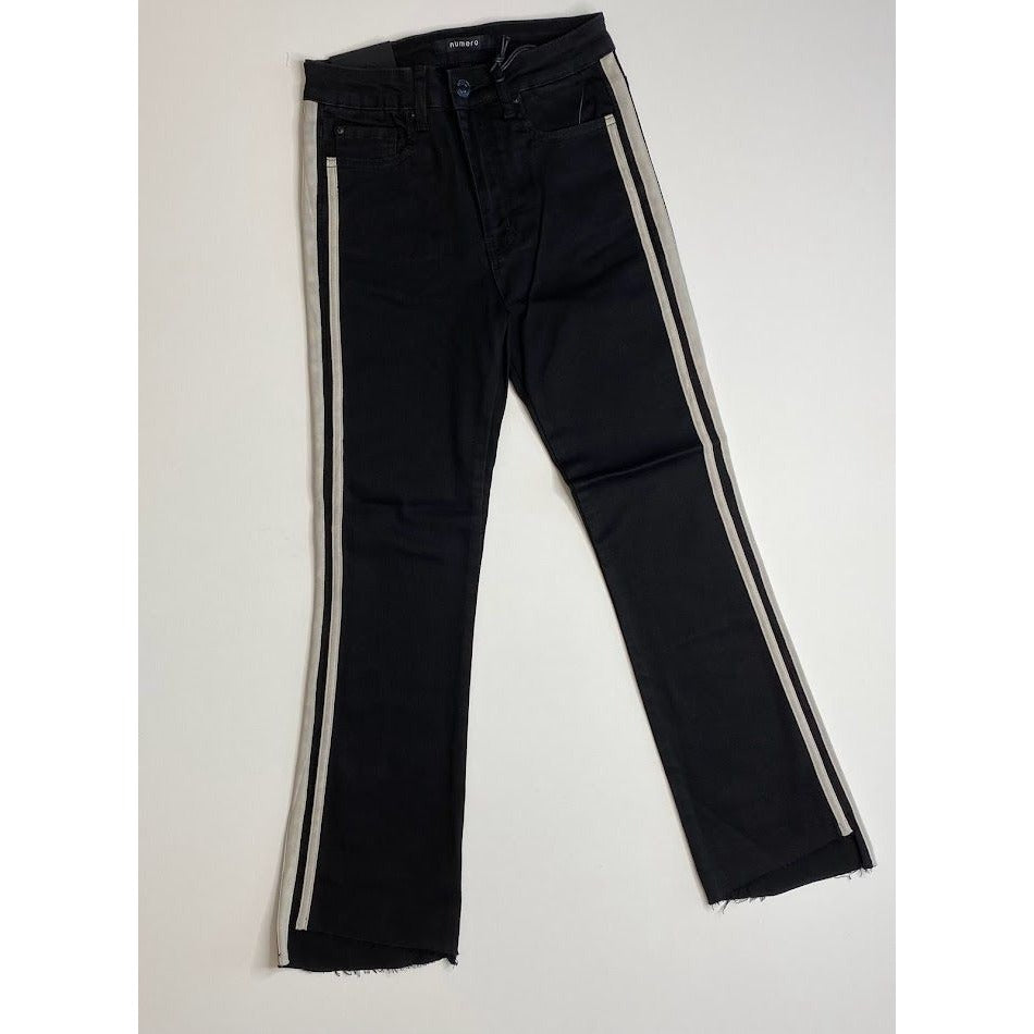 Numero Chelsea Flare Crop Jeans 26 Black